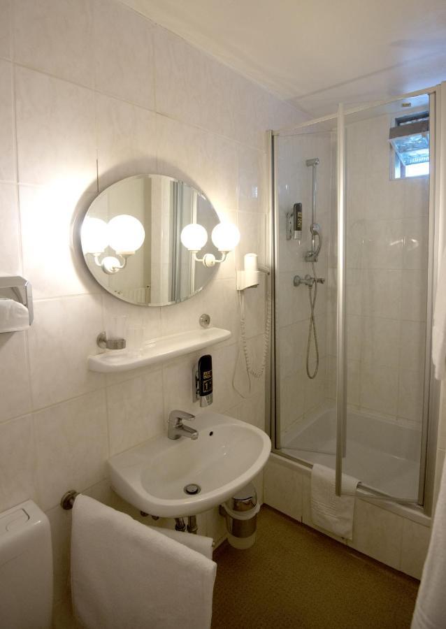 Hotel Am Kochbrunnen Wiesbaden Ngoại thất bức ảnh